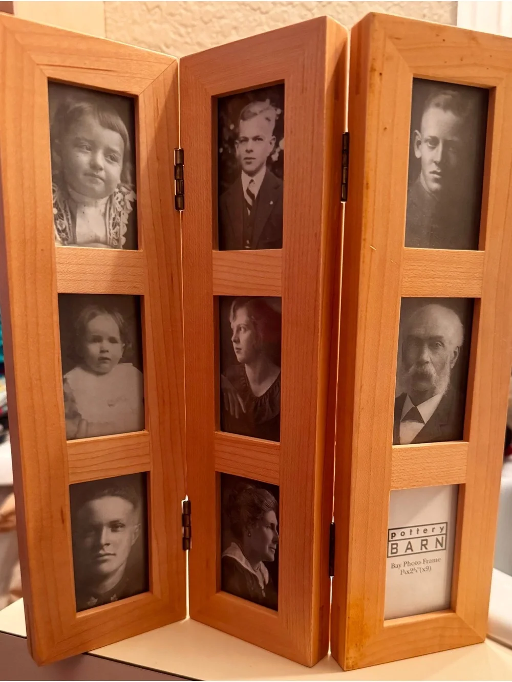 Pottery Barn Natural Wood Photo Frame - Light Wood Finish